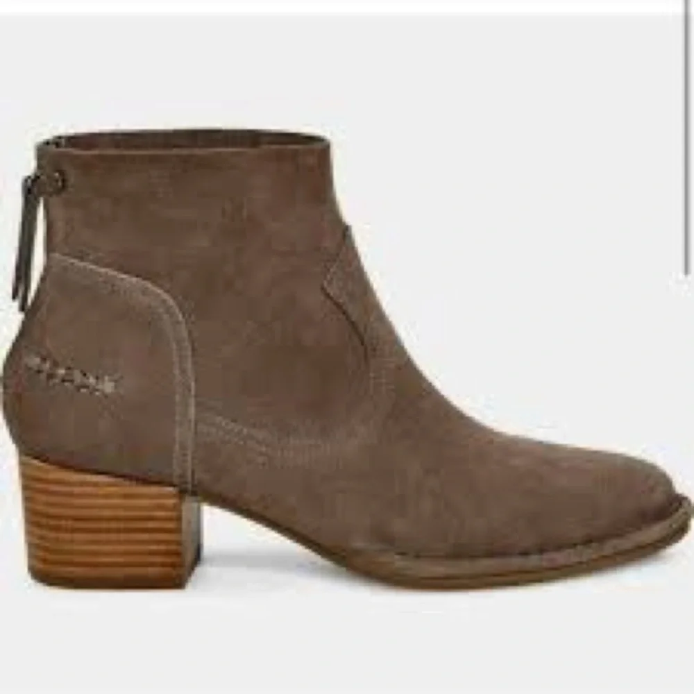 UGG Bandara‎ Ankle Boots, 7.5